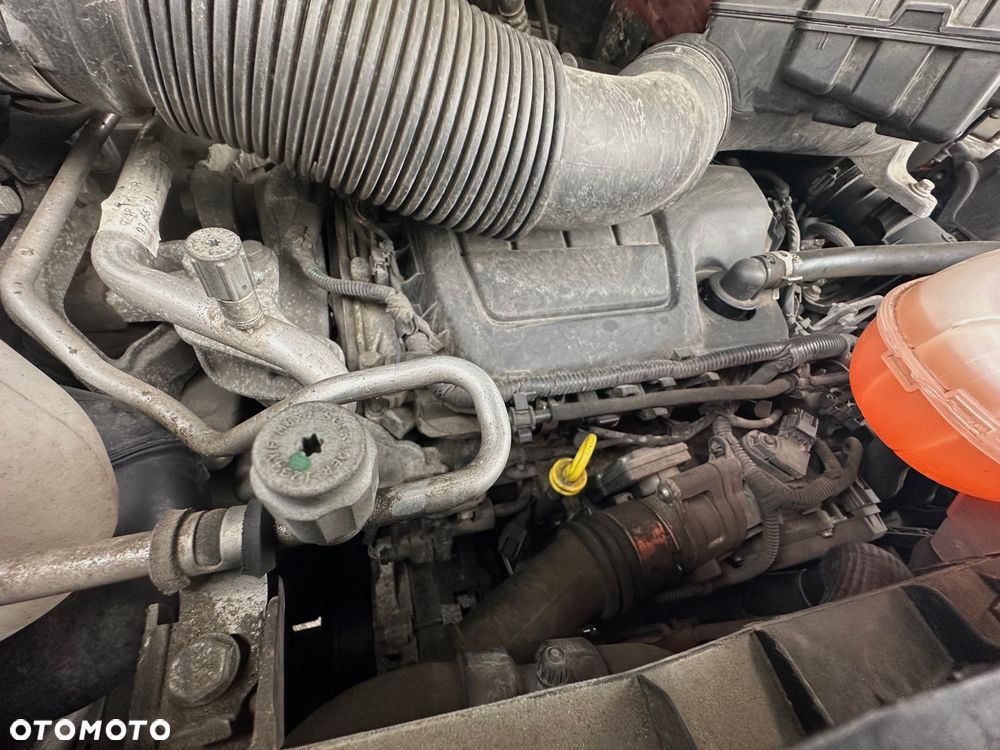 Renault Trafic Grand 1.6 dCi - 27