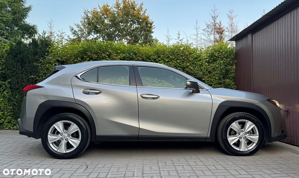 Lexus UX - 9