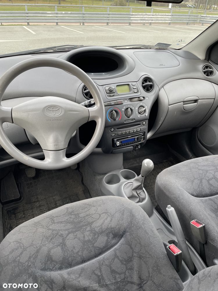 Toyota Yaris 1.3 - 11