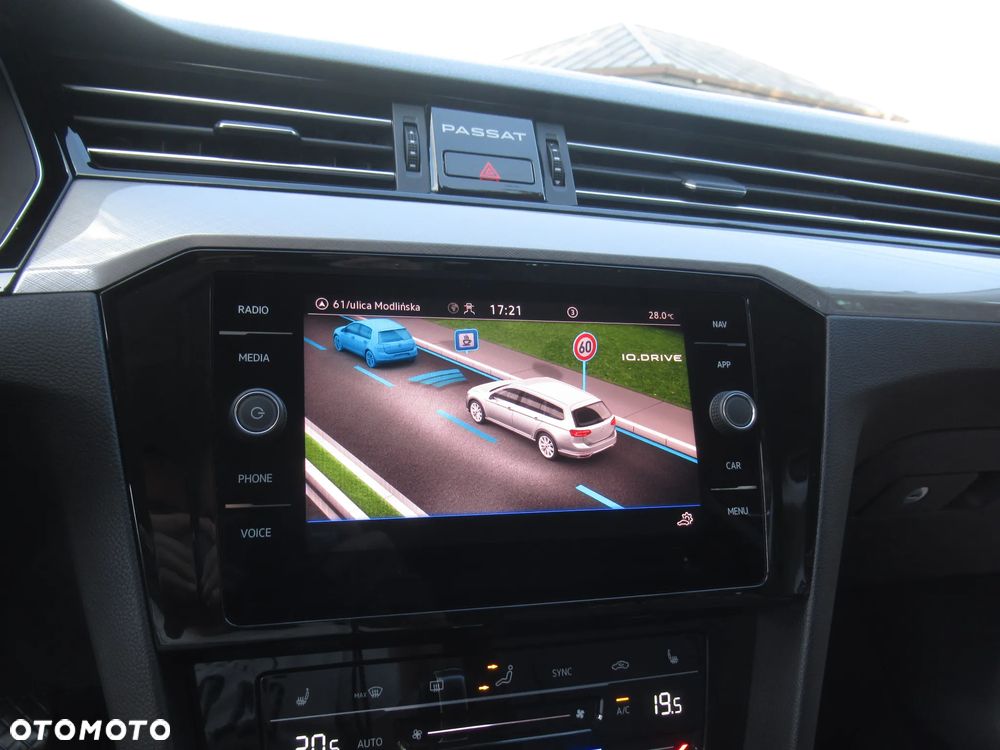 Volkswagen Passat 2.0 TDI EVO Business DSG - 23