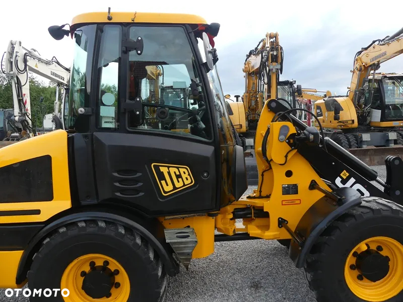 JCB 407 T4 z Niemiec / 2790mtg / BEZ DPF / - 28