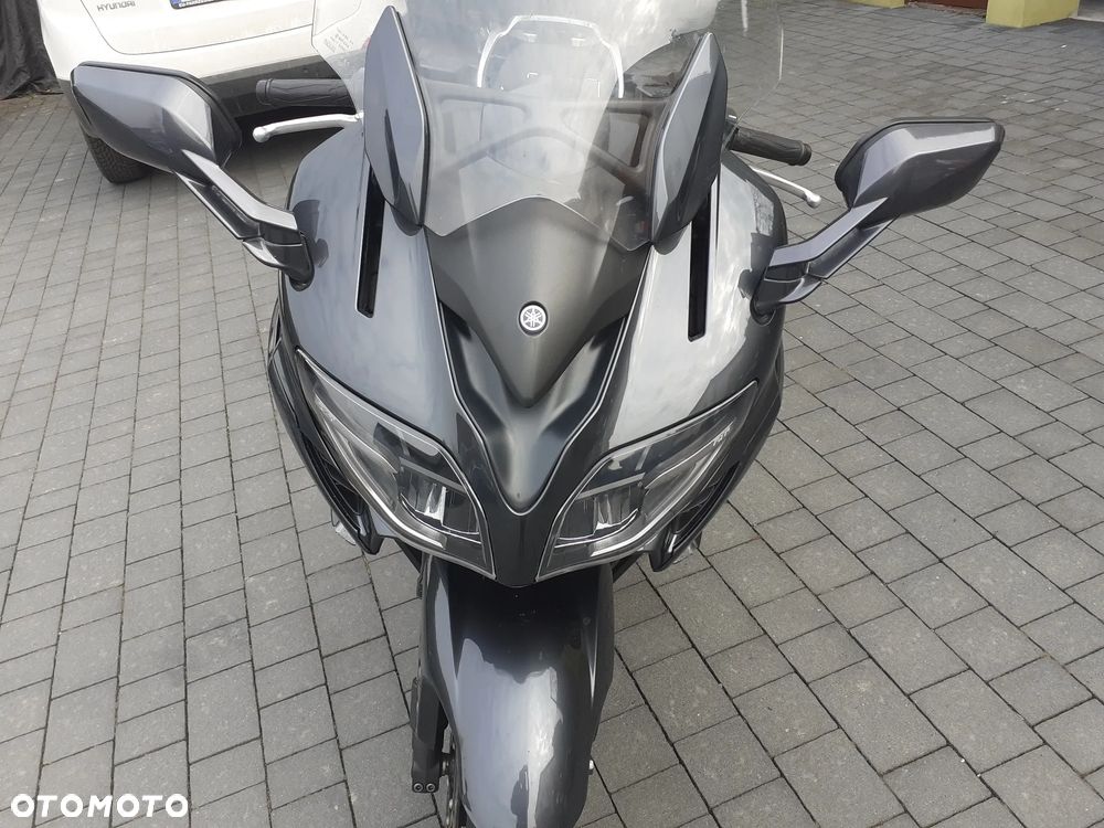 Yamaha FJR - 11