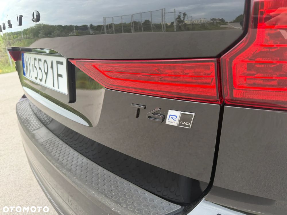 Volvo XC 60 T6 AWD Drive-E R-Design Momentum - 13