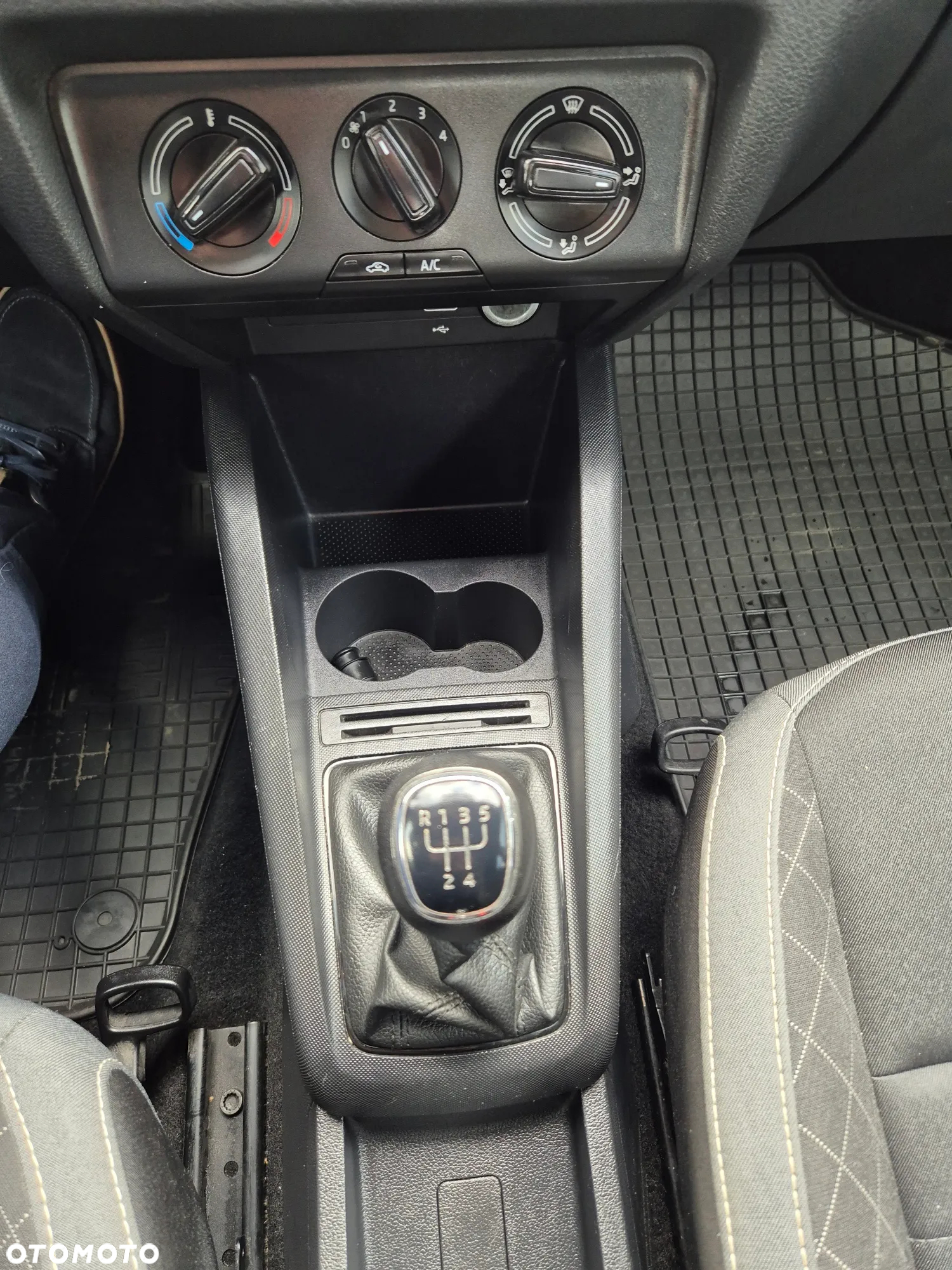Skoda Fabia 1.0 TSI Ambition - 10