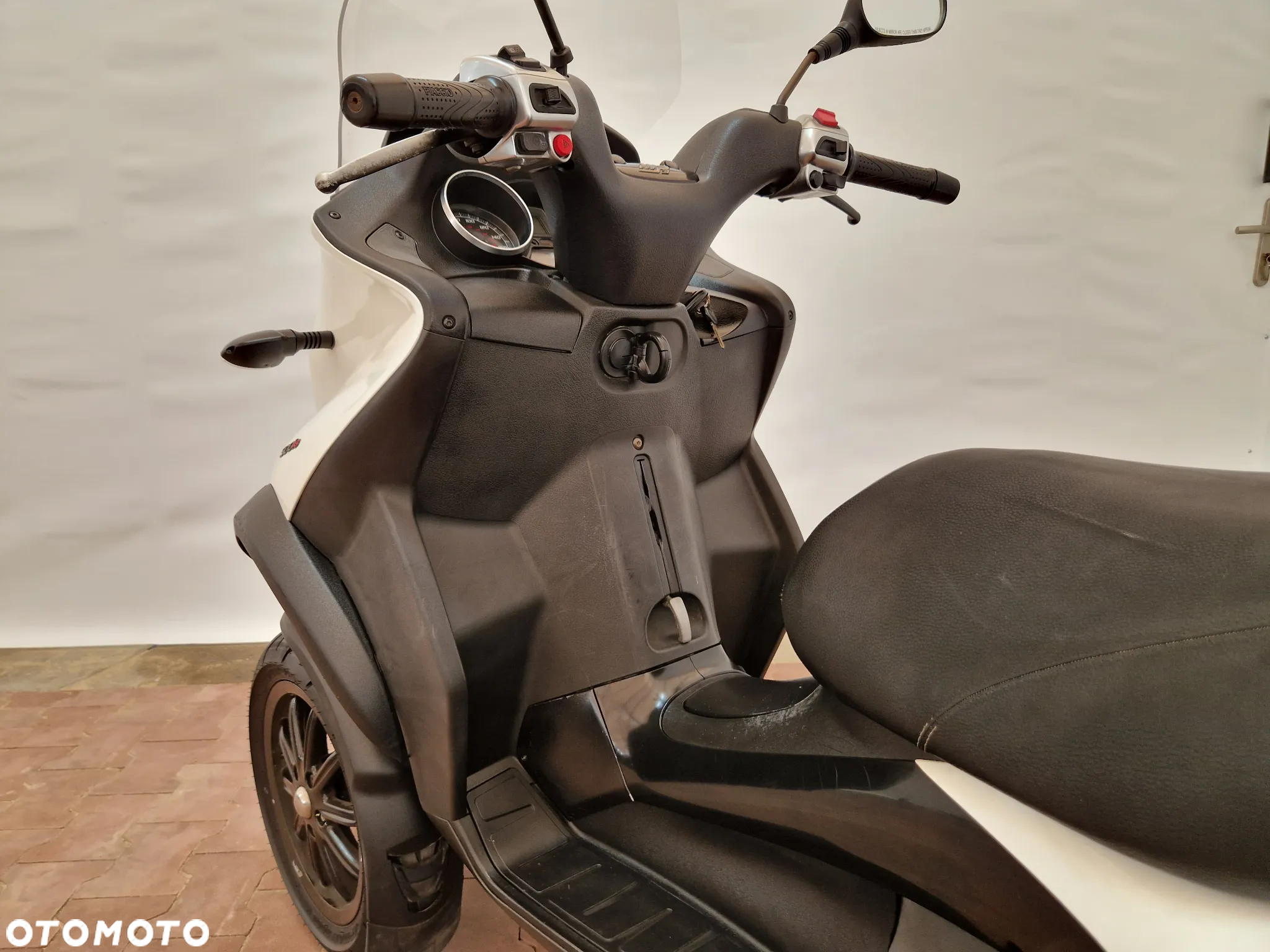 Piaggio MP-3 - 36
