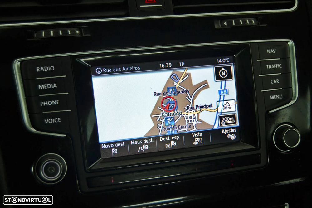 VW Golf Variant 1.6 TDi Highline DSG - 17