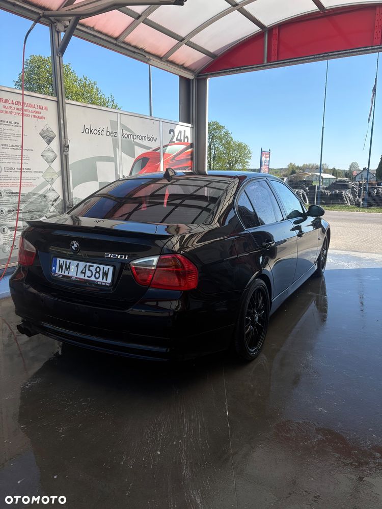 BMW Seria 3 320i - 16