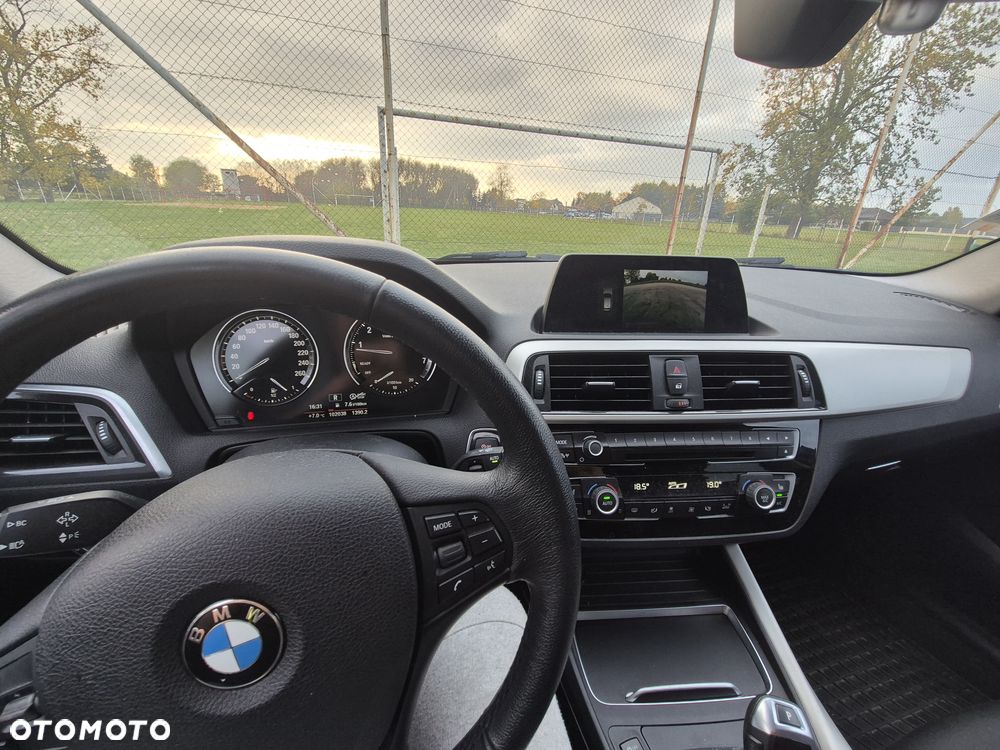 BMW Seria 1 120i GPF Urban Line - 9