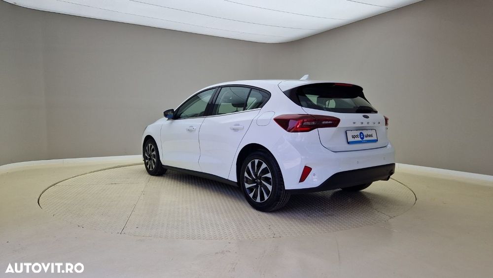 Ford Focus - 9