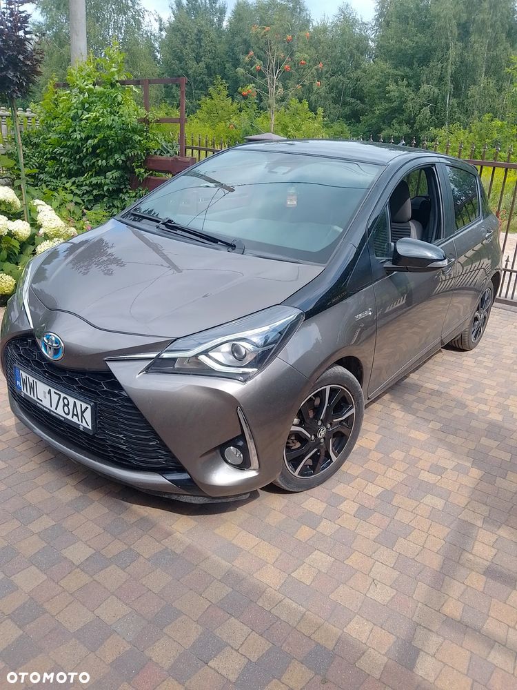 Toyota Yaris Hybrid 100 Selection Platinum - 1