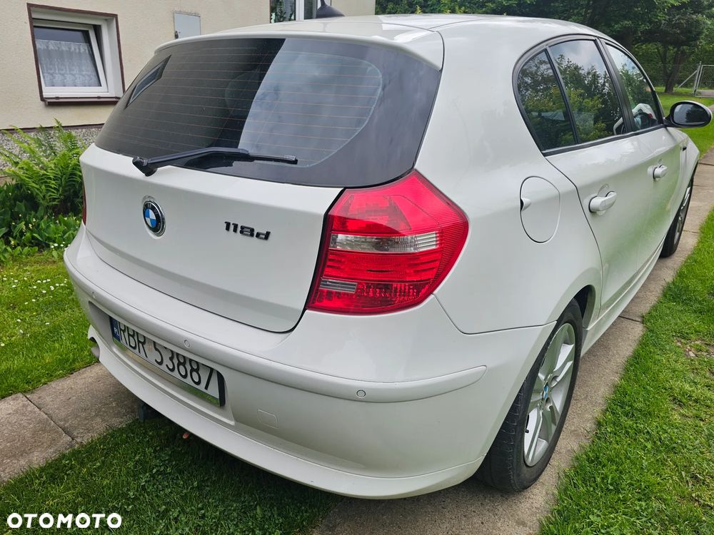 BMW Seria 1 118d DPF - 10