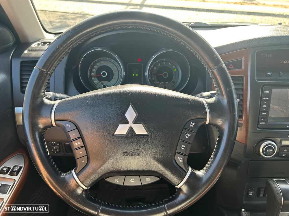 Mitsubishi Pajero 3.2 DI-D Auto Instyle - 18