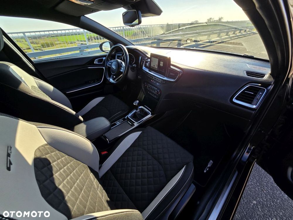 Kia Ceed 1.6 CRDi GT Line - 29