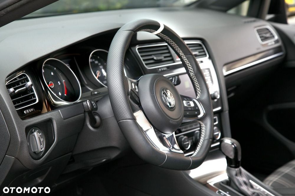 Volkswagen Golf - 11