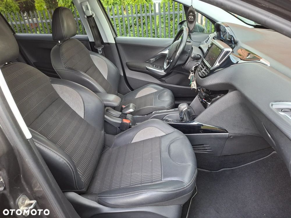Peugeot 2008 PureTech 110 GPF Stop&Start EAT6 Allure - 13