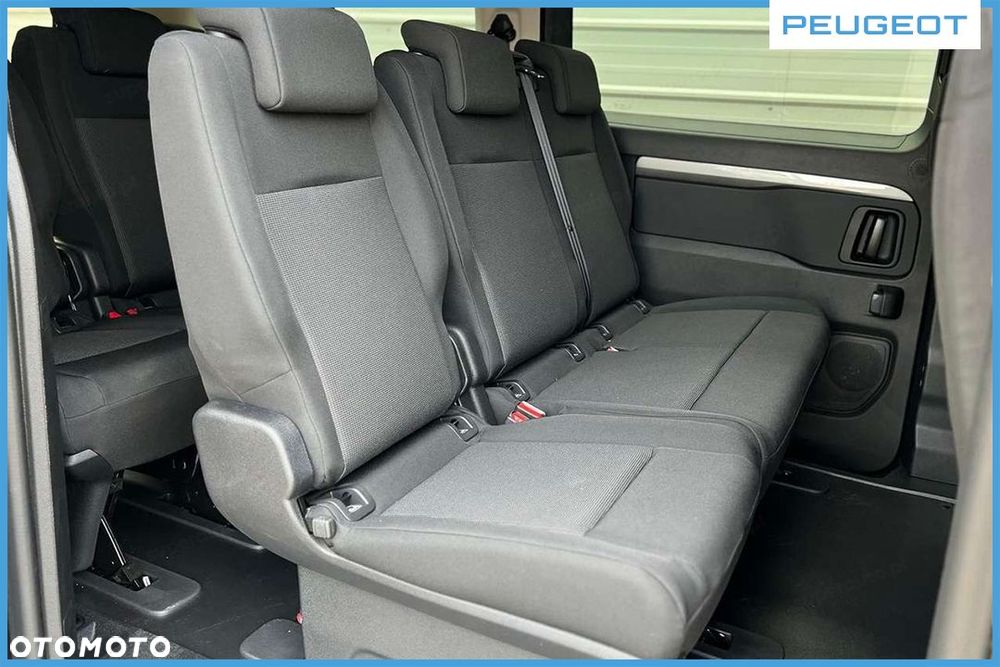 Peugeot Traveller - 8
