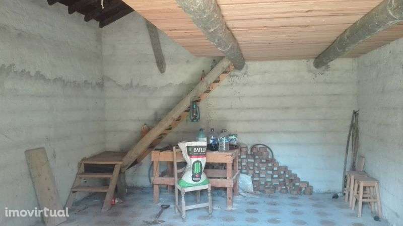 Quintinha - terreno vedado com uma  casita - Grande imagem: 4/4