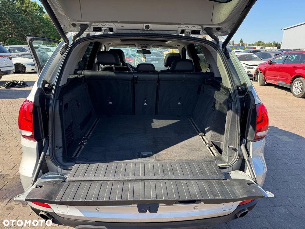 BMW X5 xDrive35i Sport-Aut - 24