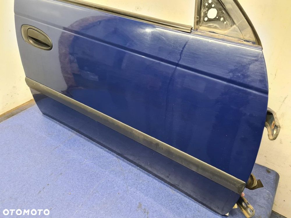 TOYOTA AVENSIS I SEDAN DRZWI PRZÓD PRAWE  8Q4 - 6