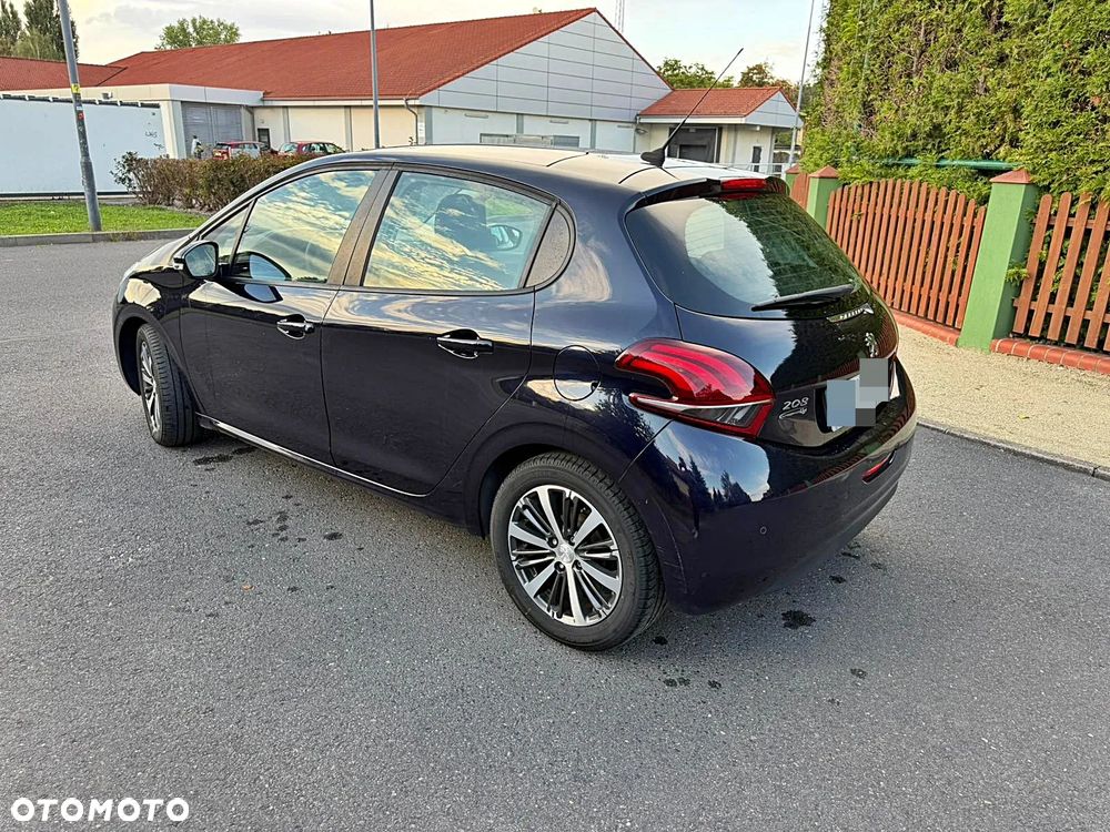 Peugeot 208 1.2 PureTech GPF Allure S&S - 6