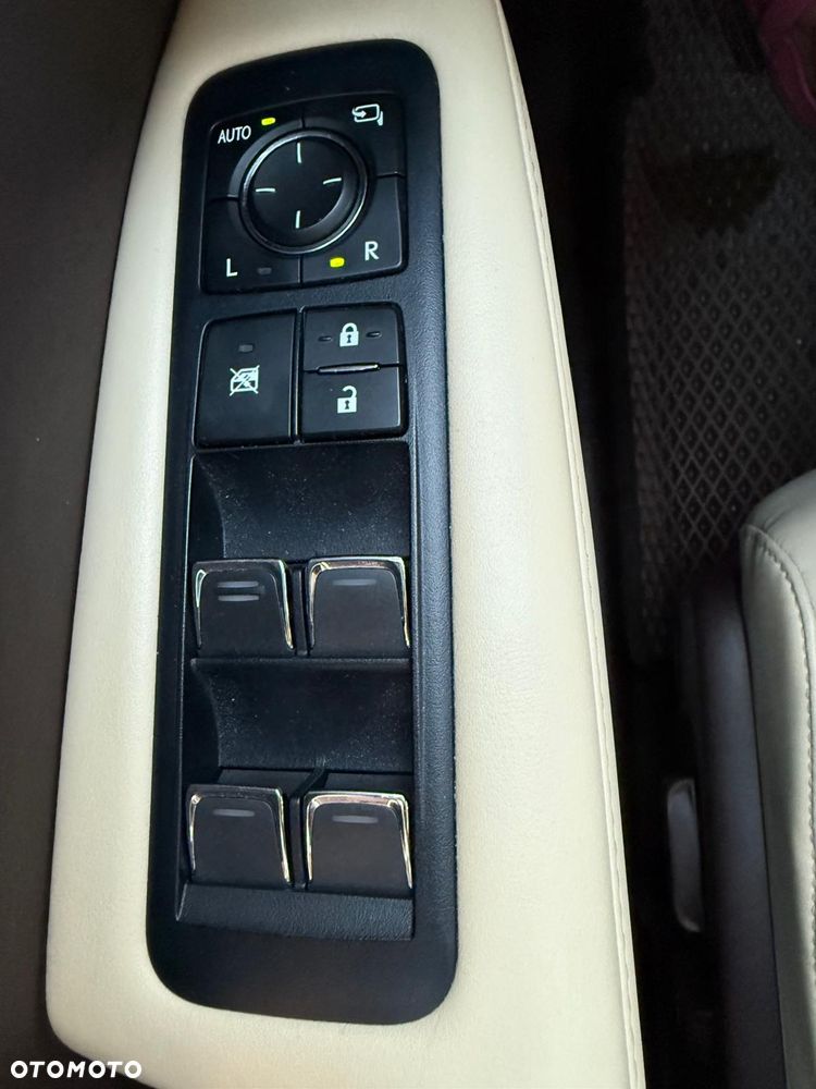 Lexus RX 450h Omotenashi - 10