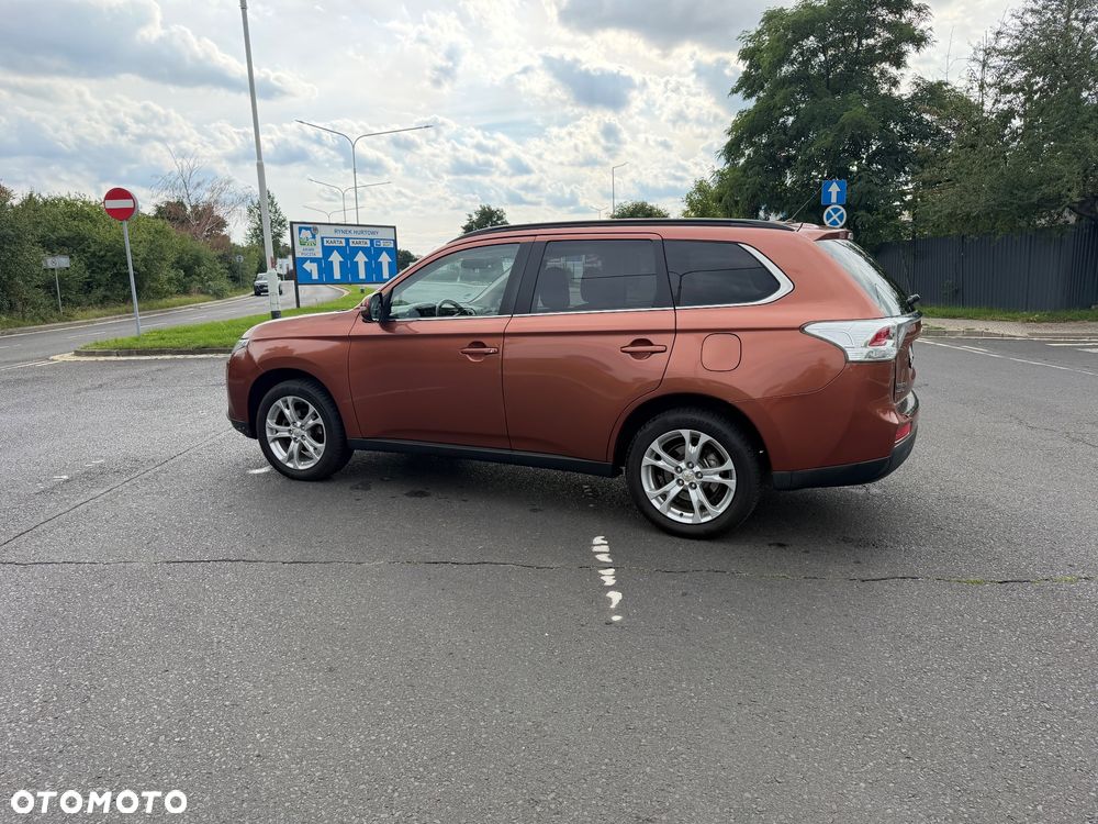 Mitsubishi Outlander - 6