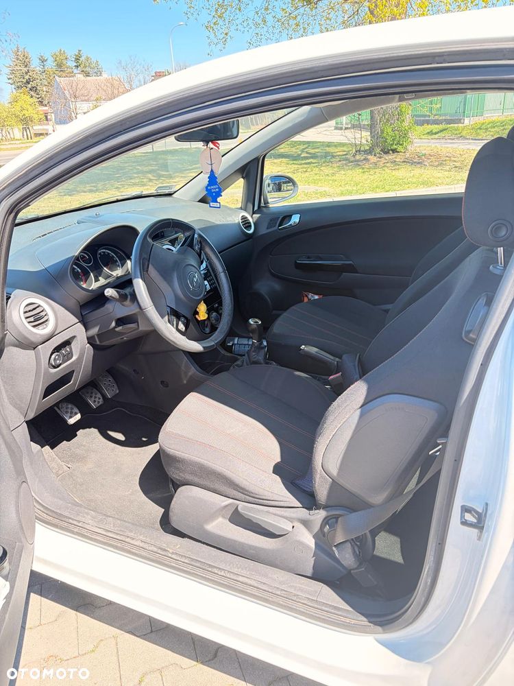 Opel Corsa 1.4 16V Color Edition - 3