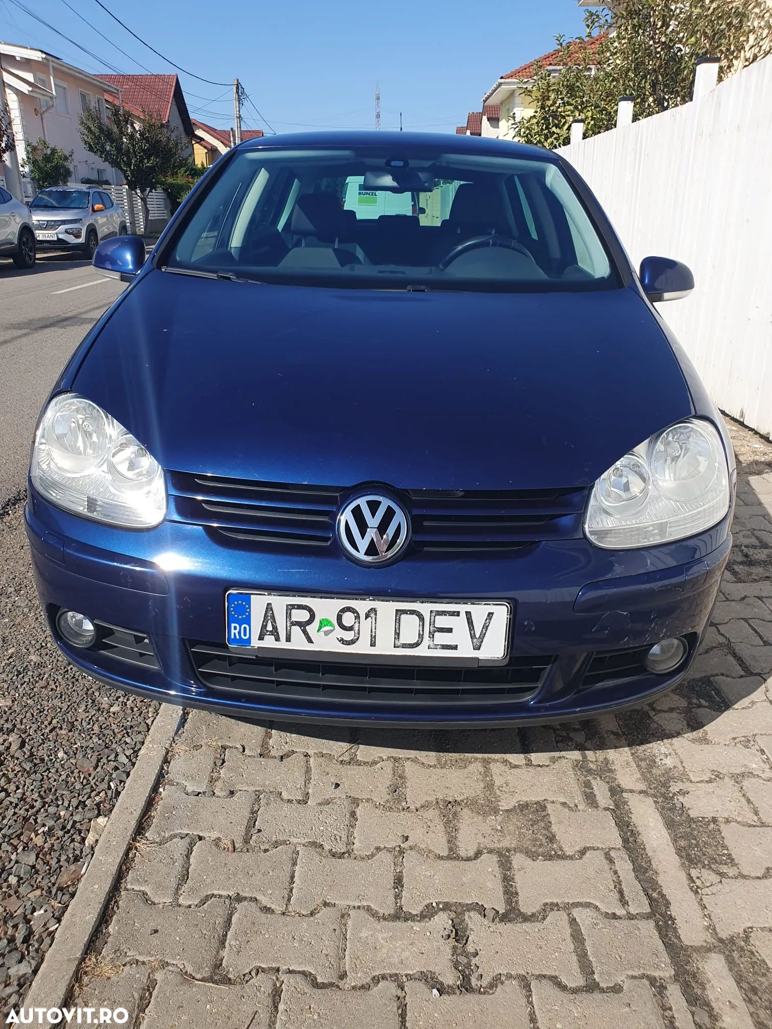 Volkswagen Golf - 1