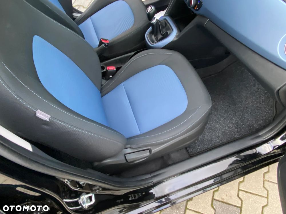 Hyundai i10 1.2 Fifa World Cup Edition - 38