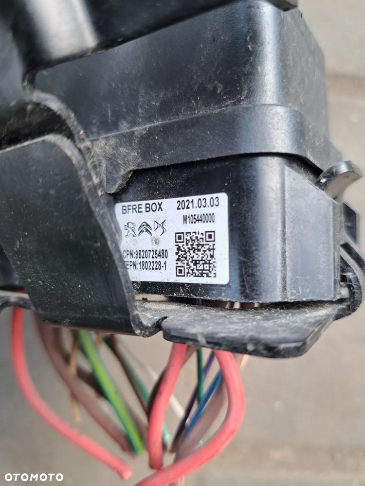 Citroen c5 aircross skrzynka bezpieczników 9820725480 ds5 ds7 508 II 1.6 thp - 3