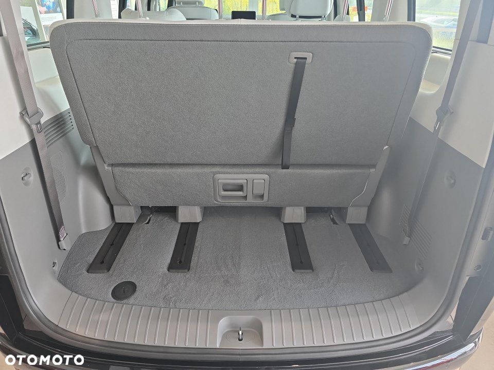 Hyundai Staria - 12