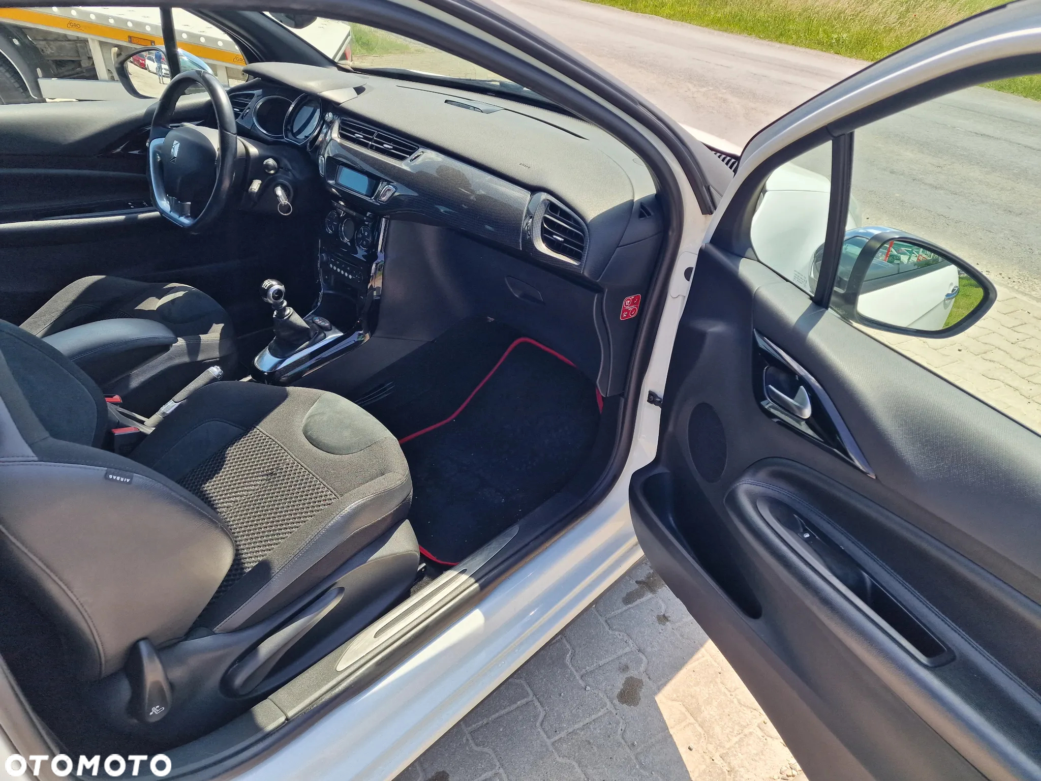 Citroën DS3 1.6 THP SportChic - 21