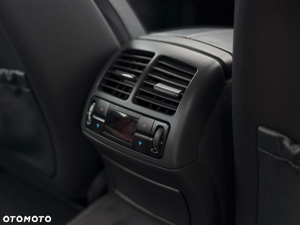 Mercedes-Benz Klasa E 320 Avantgarde - 28