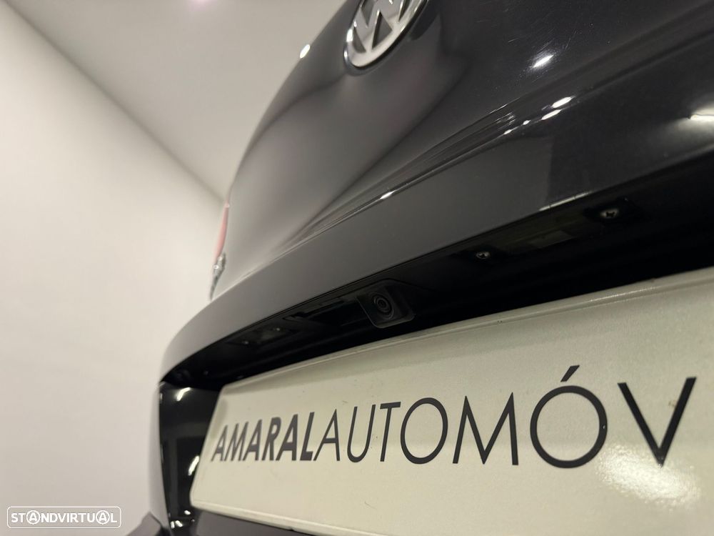 VW Tiguan 2.0 TDI Sport 4Motion - 22