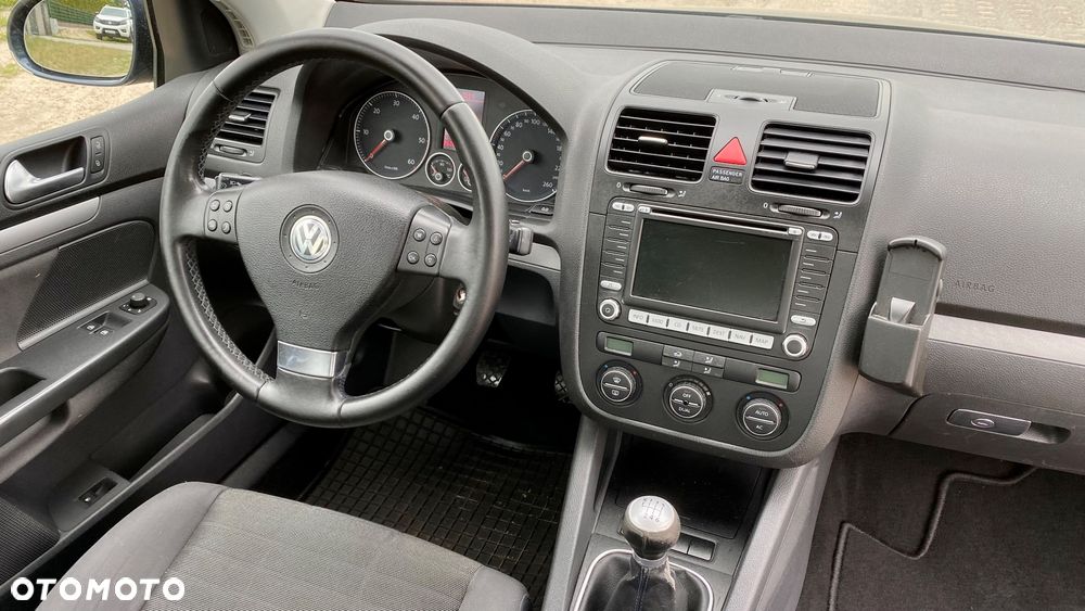Volkswagen Golf 2.0 TDI Highline - 18
