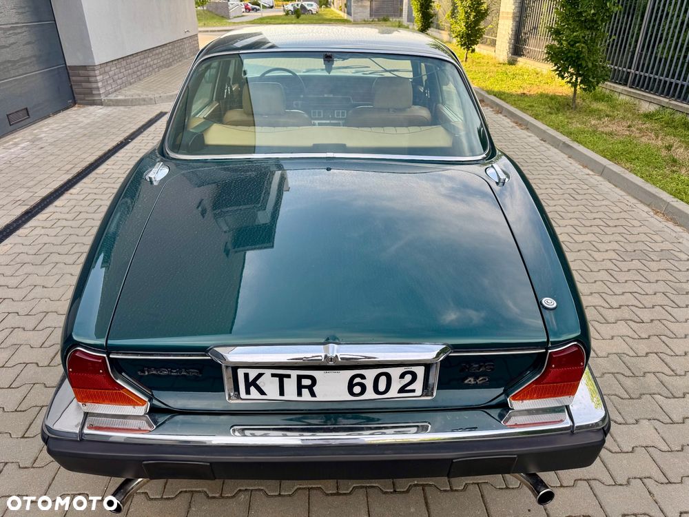 Jaguar XJ - 13