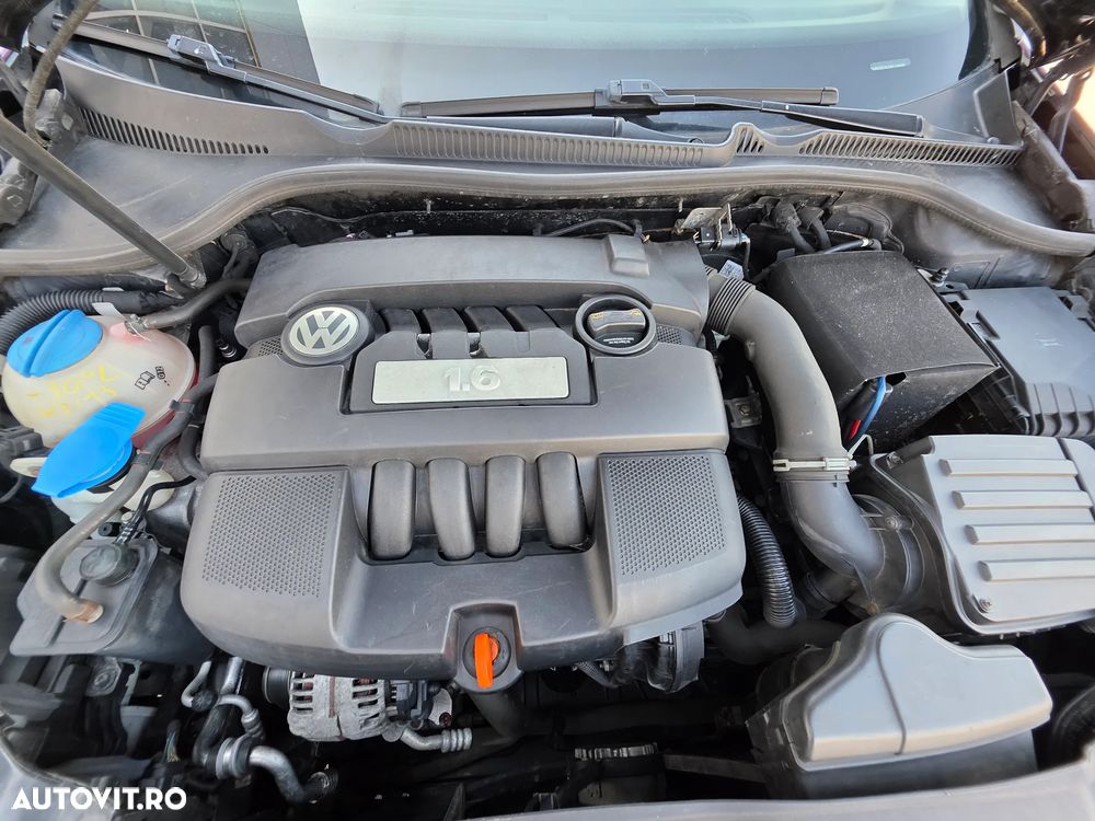 Volkswagen Golf 1.6 Sportline - 11