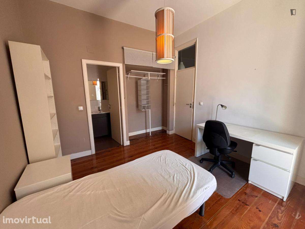 Quarto - localizado em Entrecampos Lisbon - Grande imagem: 3/9