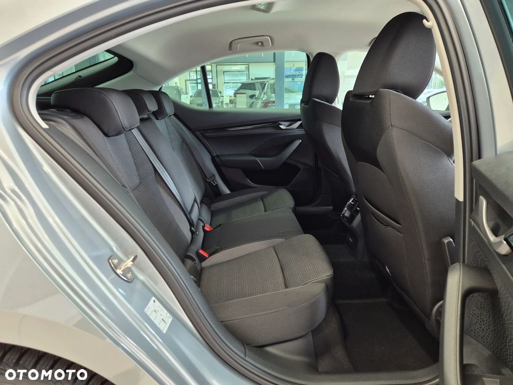 Skoda Octavia 1.5 TSI mHEV Drive Selection DSG - 10