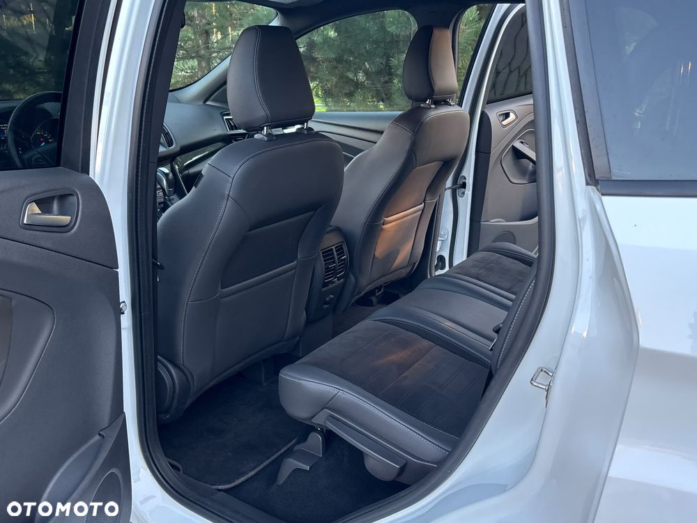 Ford Kuga 2.0 TDCi AWD ST-Line - 11