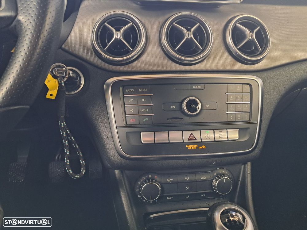 Mercedes-Benz CLA 180 d Shooting Brake - 8