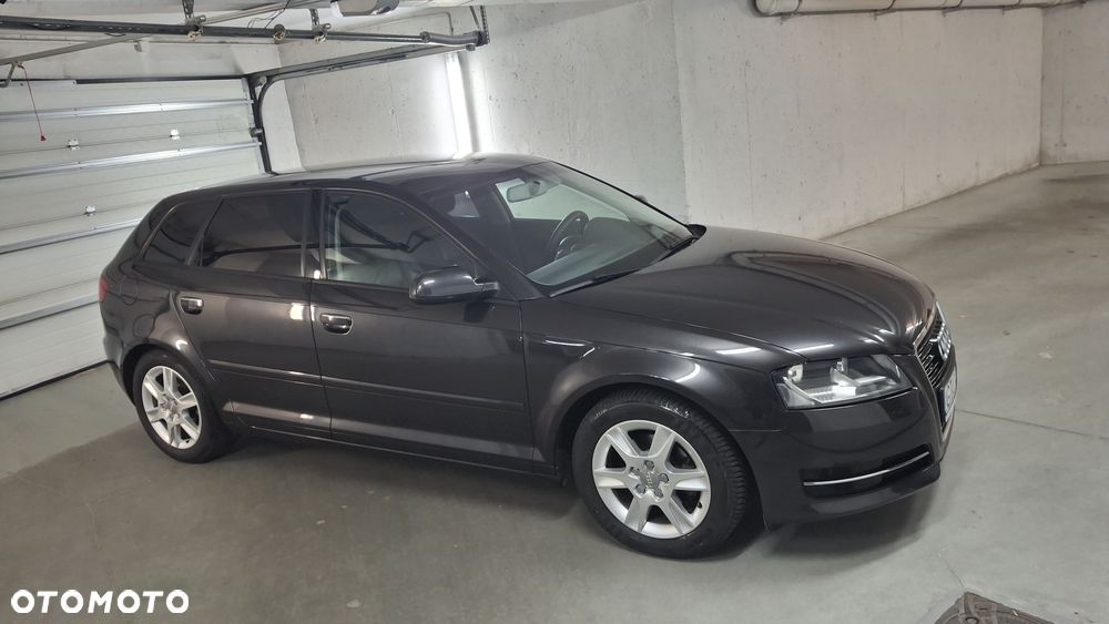 Audi A3 Sportback 1.6 TDI DPF Ambiente - 3
