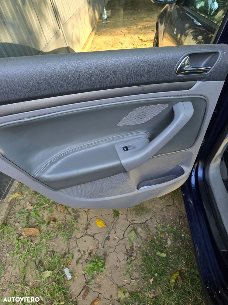 Volkswagen Golf 2.0 TDI DSG Comfortline - 11