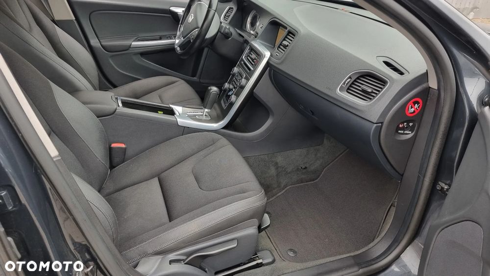 Volvo S60 D3 Geartronic Momentum - 11