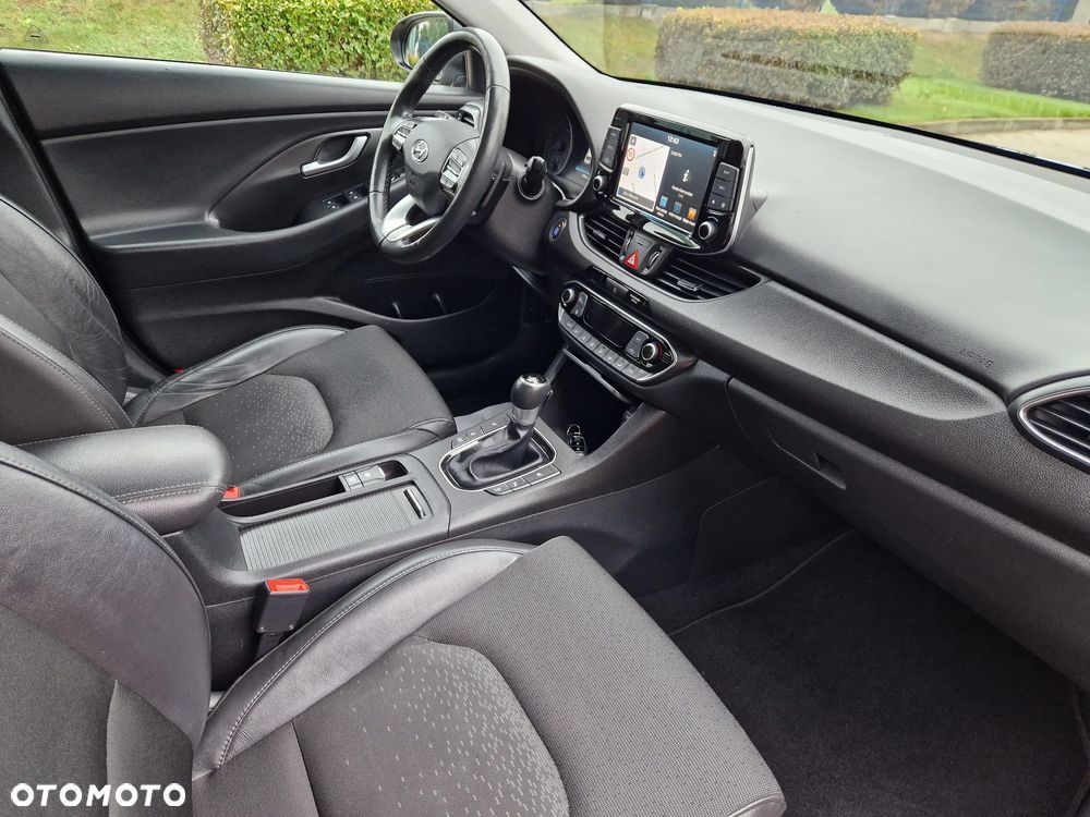 Hyundai i30 - 23