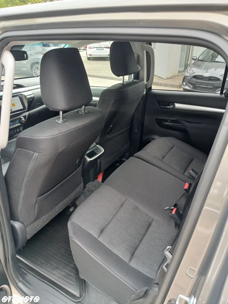 Toyota Hilux 2.8 D-4D mHEV Double Cab Executive 4x4 - 8