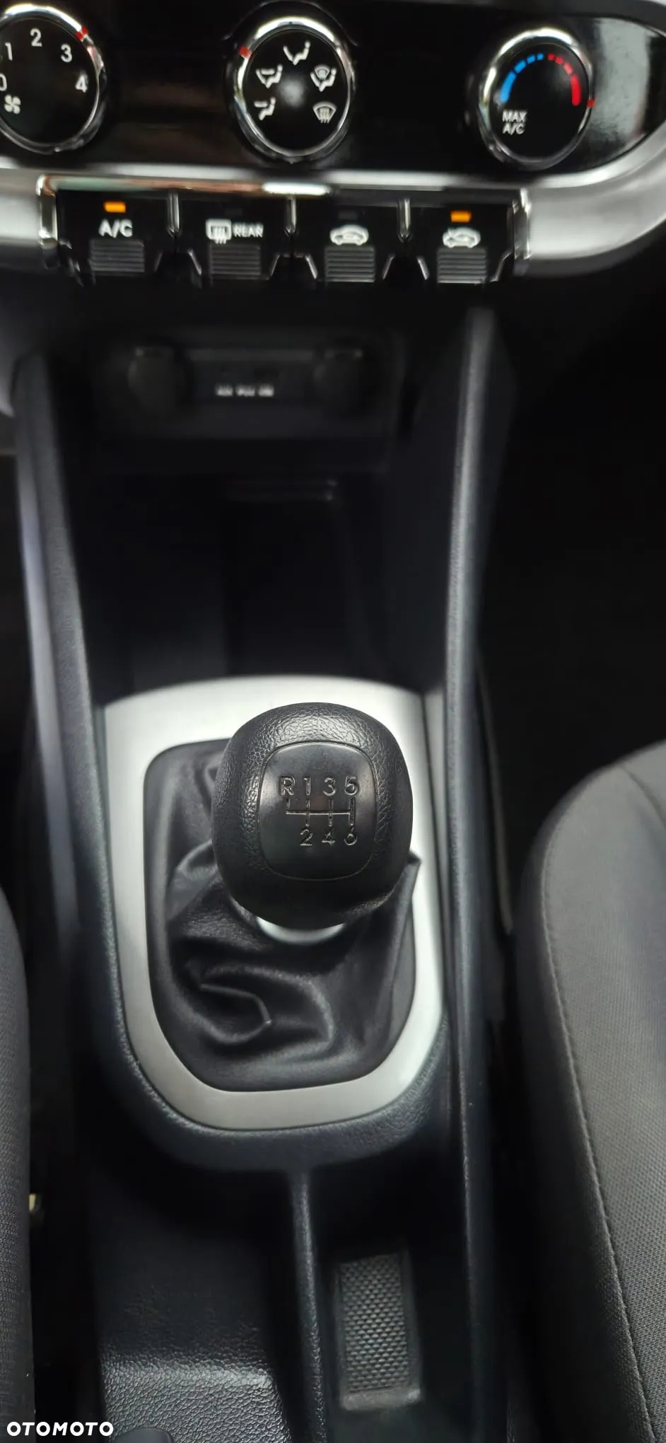 Kia Rio 1.4 Business Line - 31