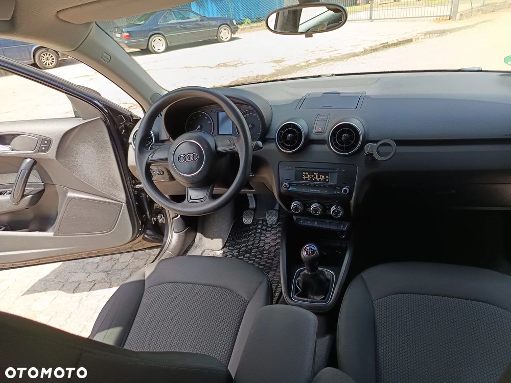 Audi A1 Sportback 1.2 TFSI Edycja Specjalna - 4