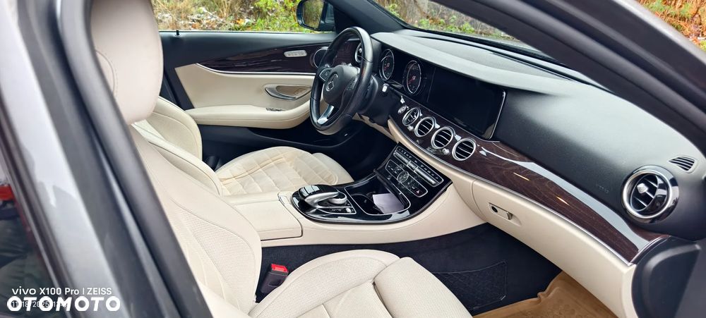 Mercedes-Benz Klasa E 220 d 4Matic 9G-TRONIC Avantgarde - 2