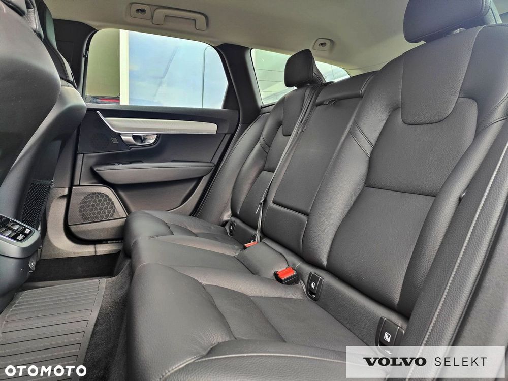 Volvo V90 Cross Country - 33